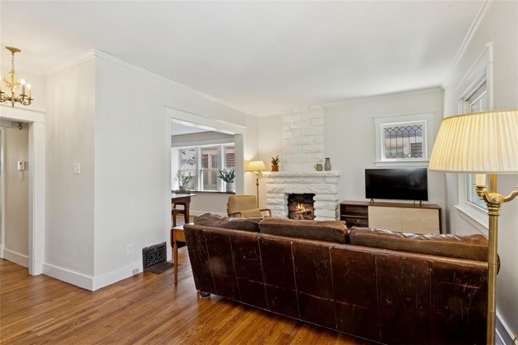 4237 Kenwood Avenue — photo 8