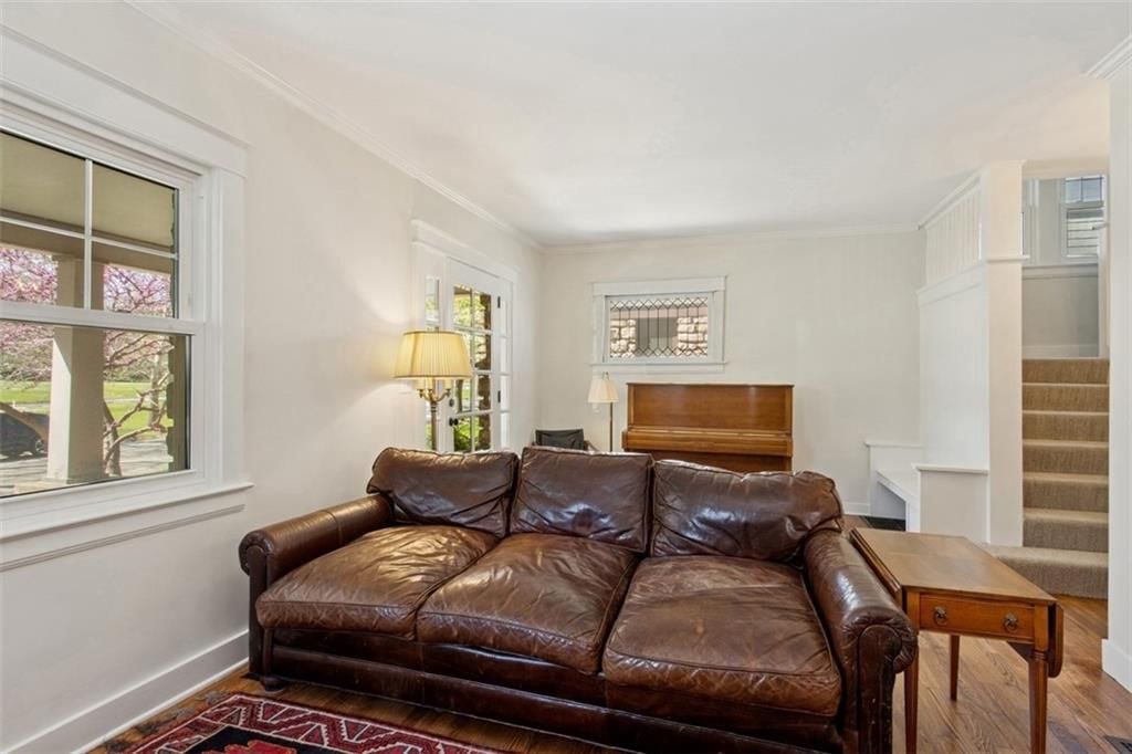 4237 Kenwood Avenue — photo 9