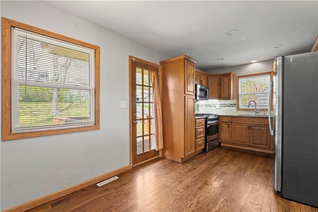 3208 Vest Avenue — photo 13