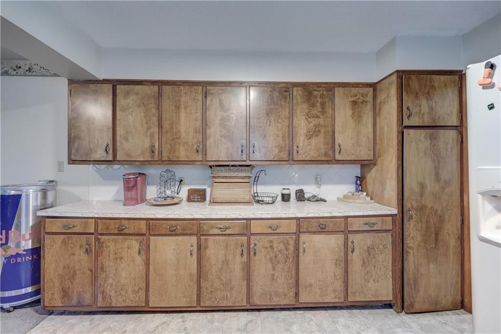 908 E 11th Street — photo 12