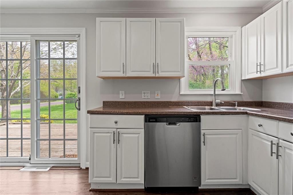 7601 Robinson Street — photo 11