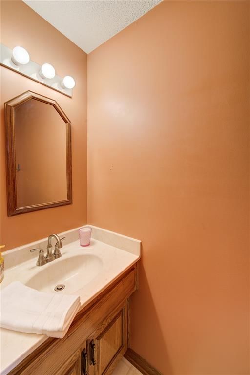 717 NE Aaron Drive — photo 14