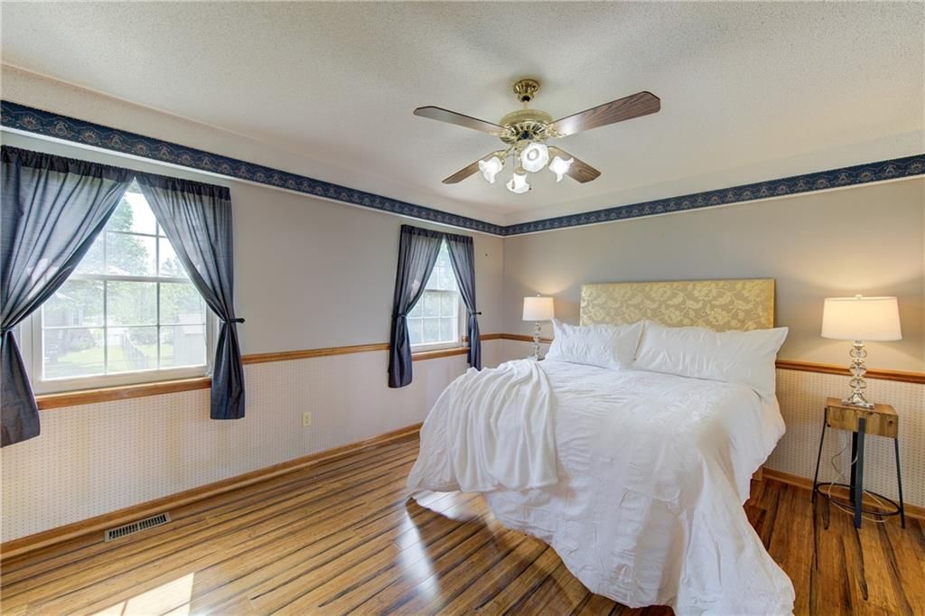 717 NE Aaron Drive — photo 16