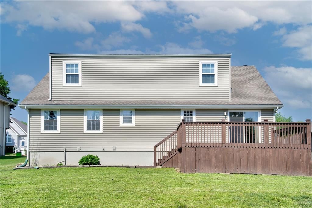 717 NE Aaron Drive — photo 36