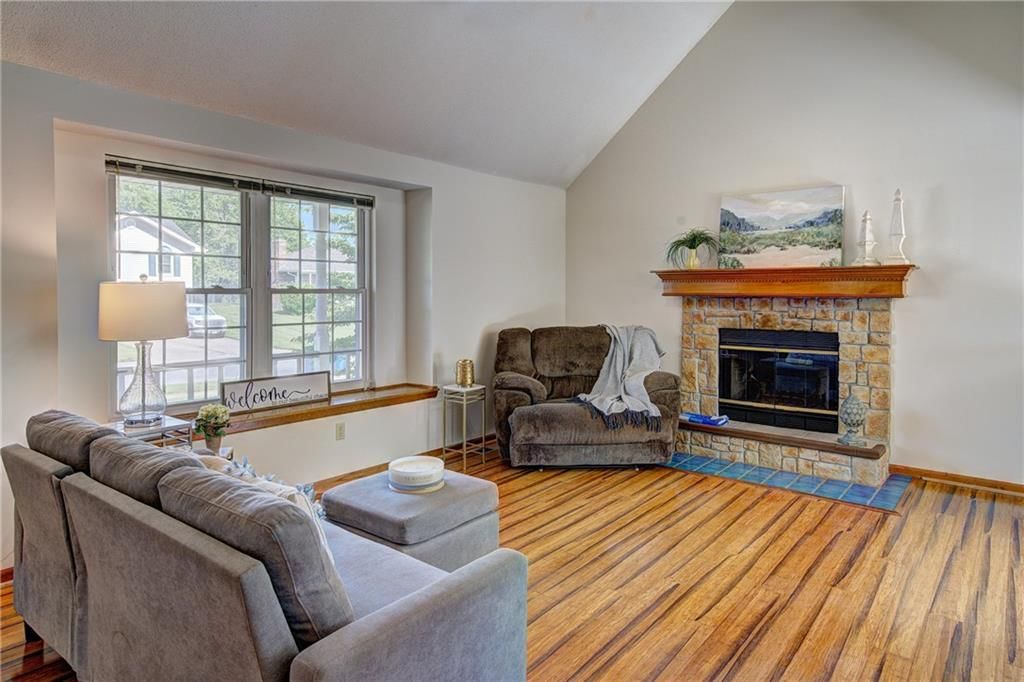 717 NE Aaron Drive — photo 5