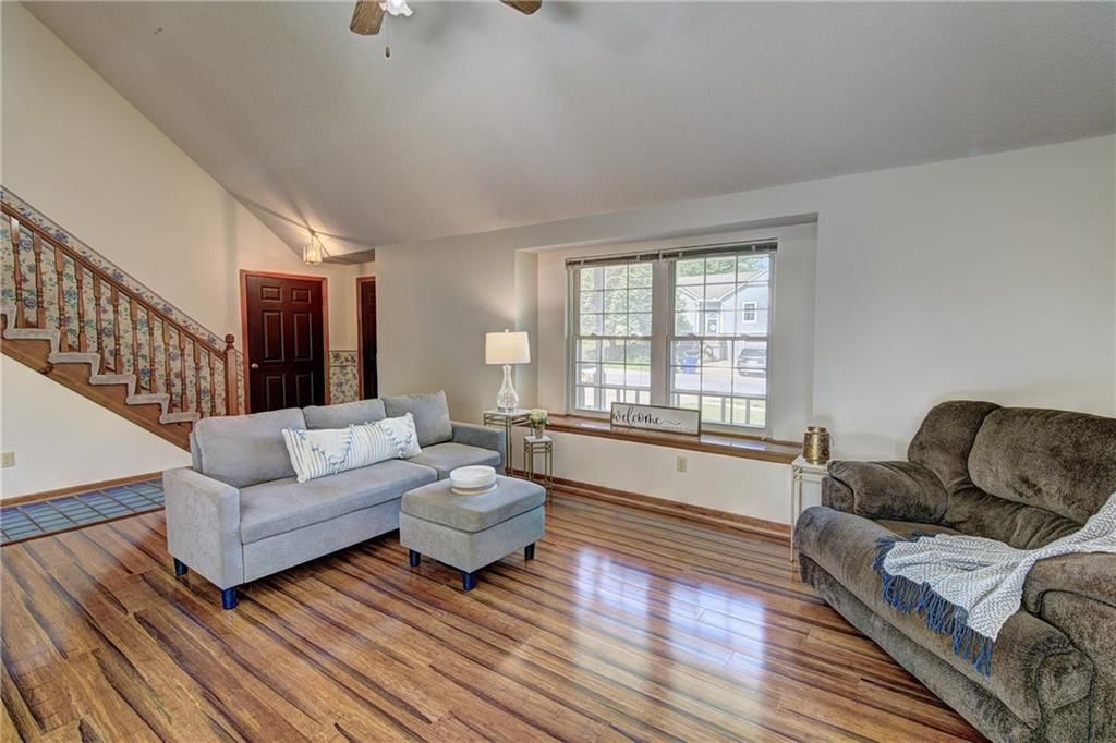 717 NE Aaron Drive — photo 6