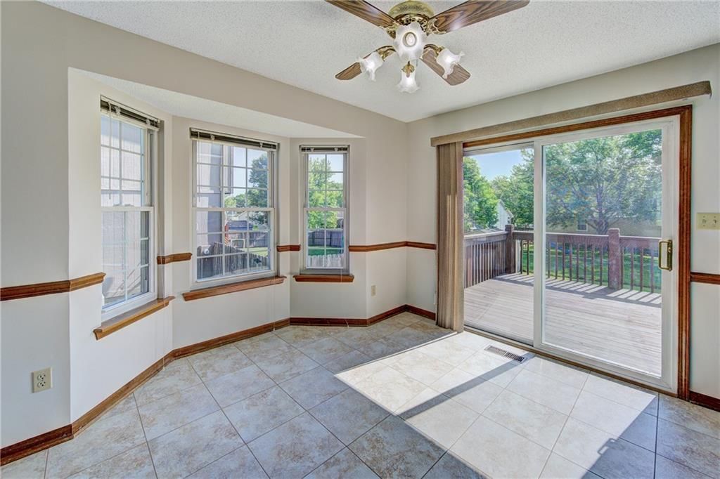 717 NE Aaron Drive — photo 8