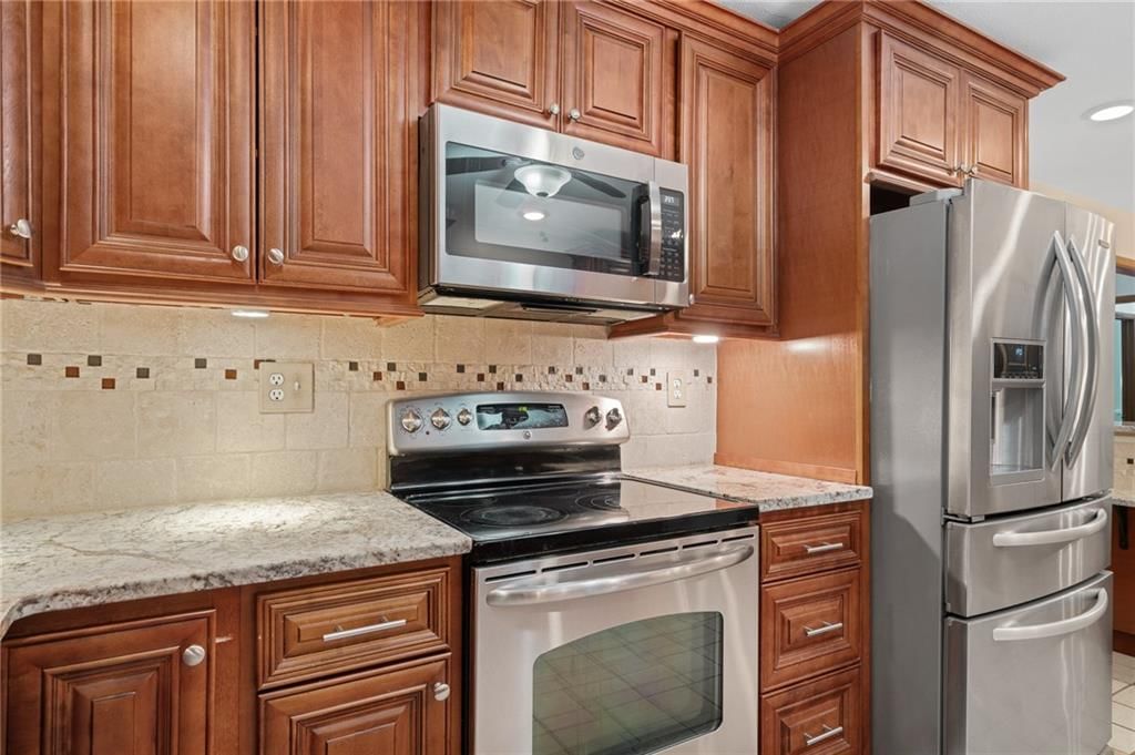 6810 Glenwood Street — photo 13