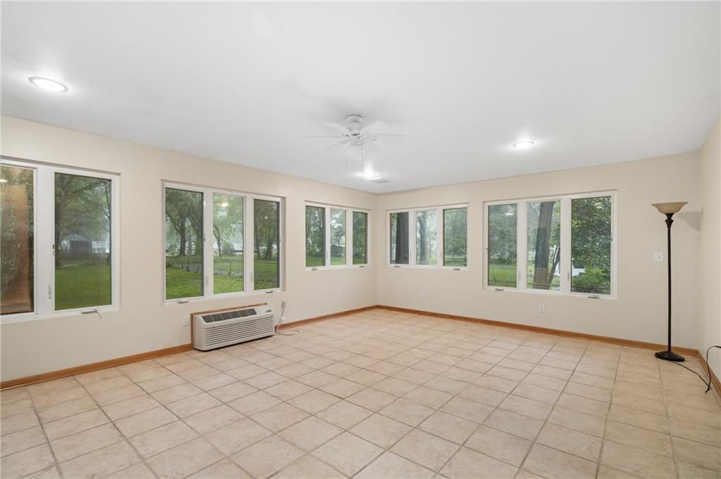 6810 Glenwood Street — photo 21