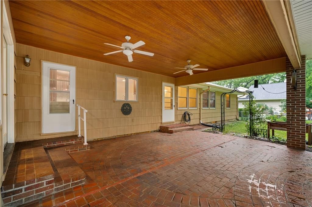 6810 Glenwood Street — photo 29