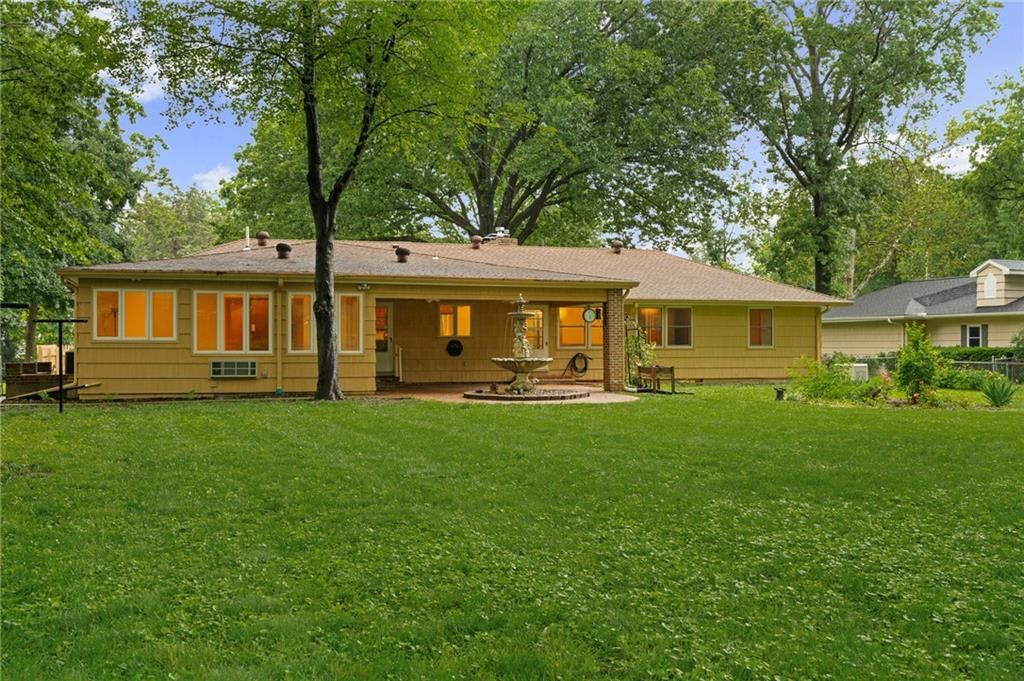 6810 Glenwood Street — photo 33