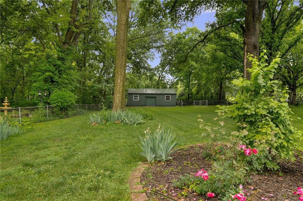 6810 Glenwood Street — photo 35