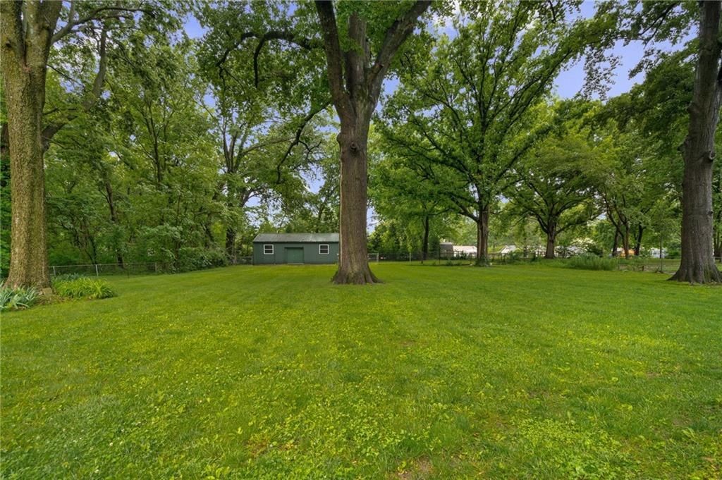6810 Glenwood Street — photo 36
