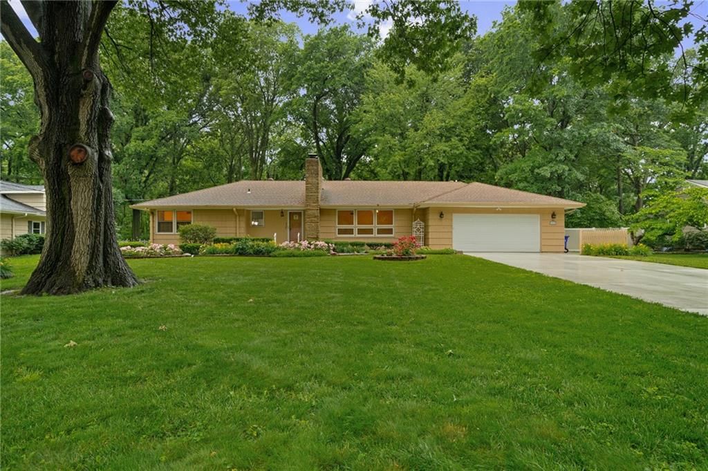 6810 Glenwood Street — photo 44