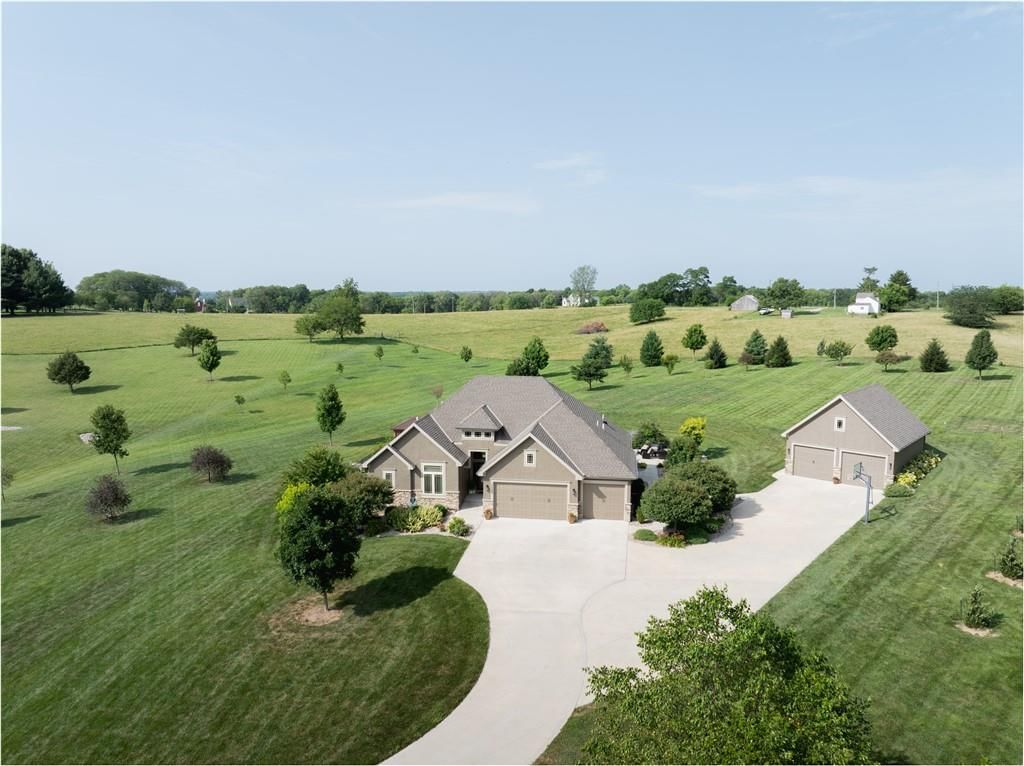 17560 Smith's Mill Road — photo 2