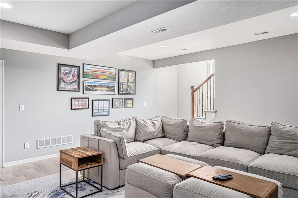 17560 Smith's Mill Road — photo 33