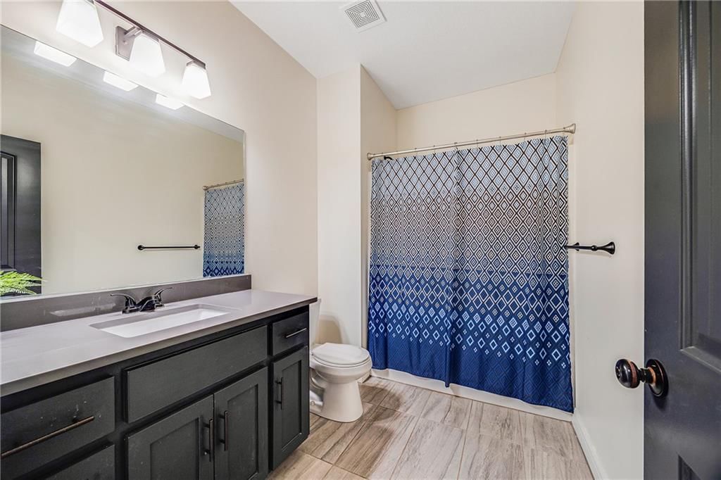 1400 NW Red Oak Court — photo 17