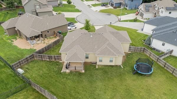 1400 NW Red Oak Court — photo 33