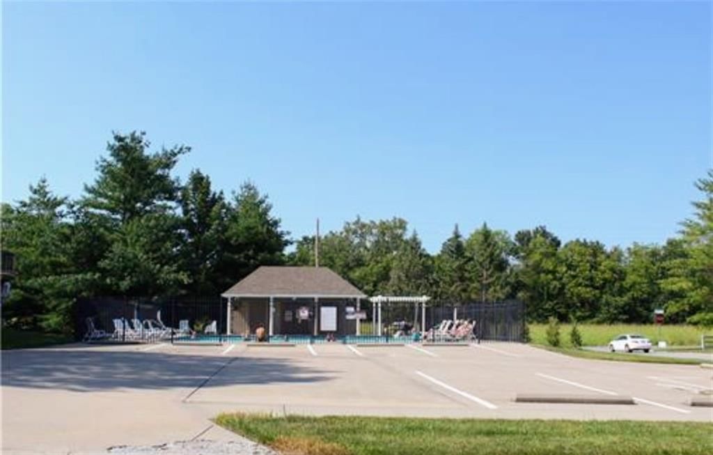 1400 NW Red Oak Court — photo 38