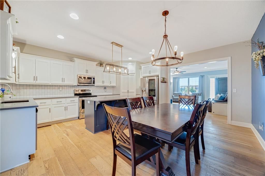 1400 NW Red Oak Court — photo 9