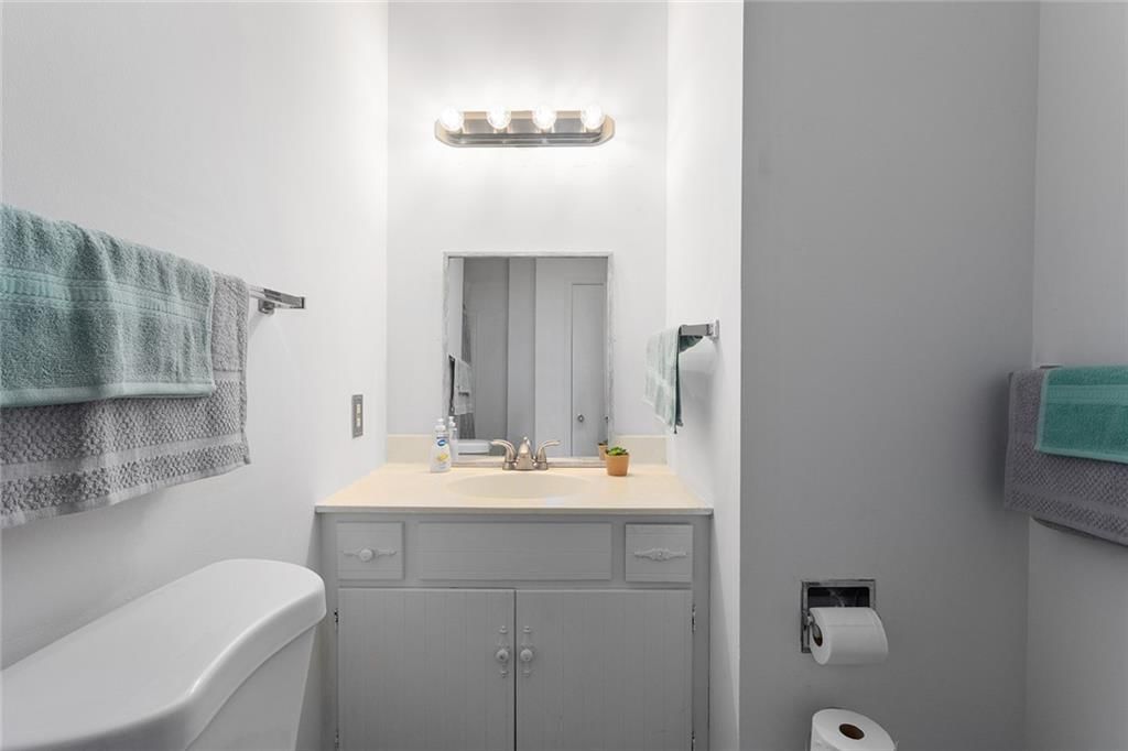 402 Hithergreen Drive — photo 11