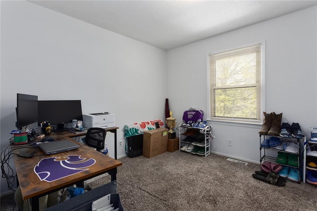 402 Hithergreen Drive — photo 14