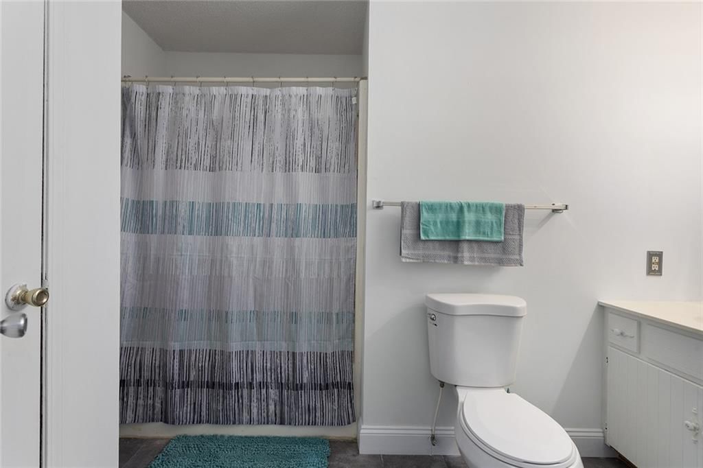 402 Hithergreen Drive — photo 10