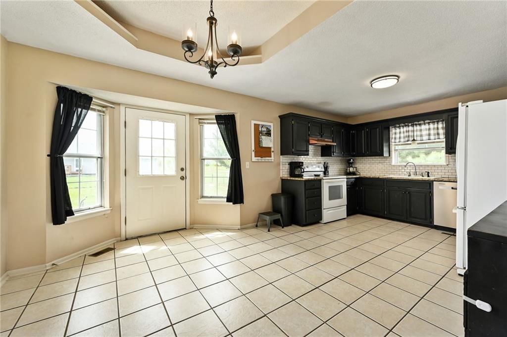 601 S Johnson Drive — photo 6