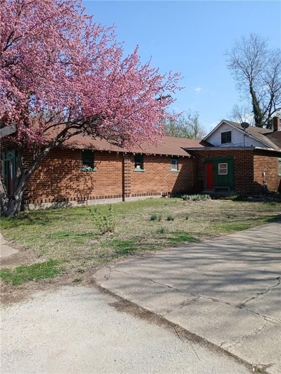 1301 W Maple Street — photo 19