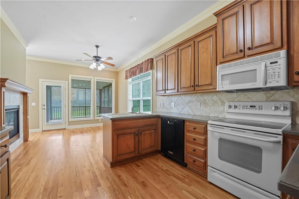 2445 SW Lilly Drive — photo 11