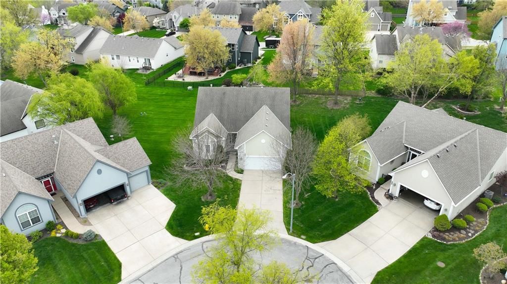 2445 SW Lilly Drive — photo 35