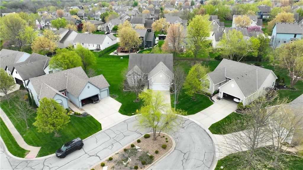 2445 SW Lilly Drive — photo 36
