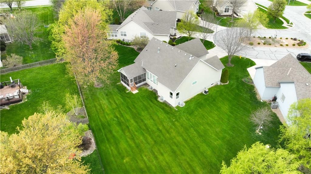 2445 SW Lilly Drive — photo 38