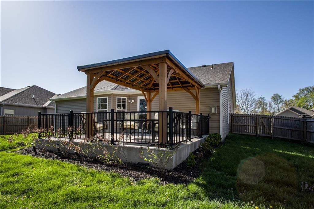 306 E Olive Street — photo 28