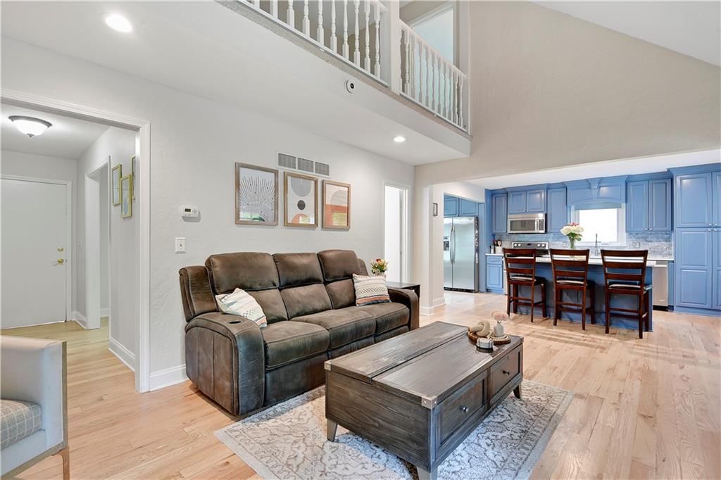 10136 Earnshaw Street — photo 12
