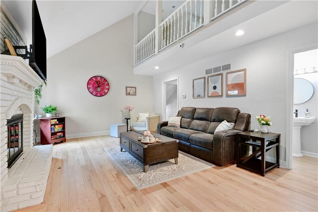 10136 Earnshaw Street — photo 14