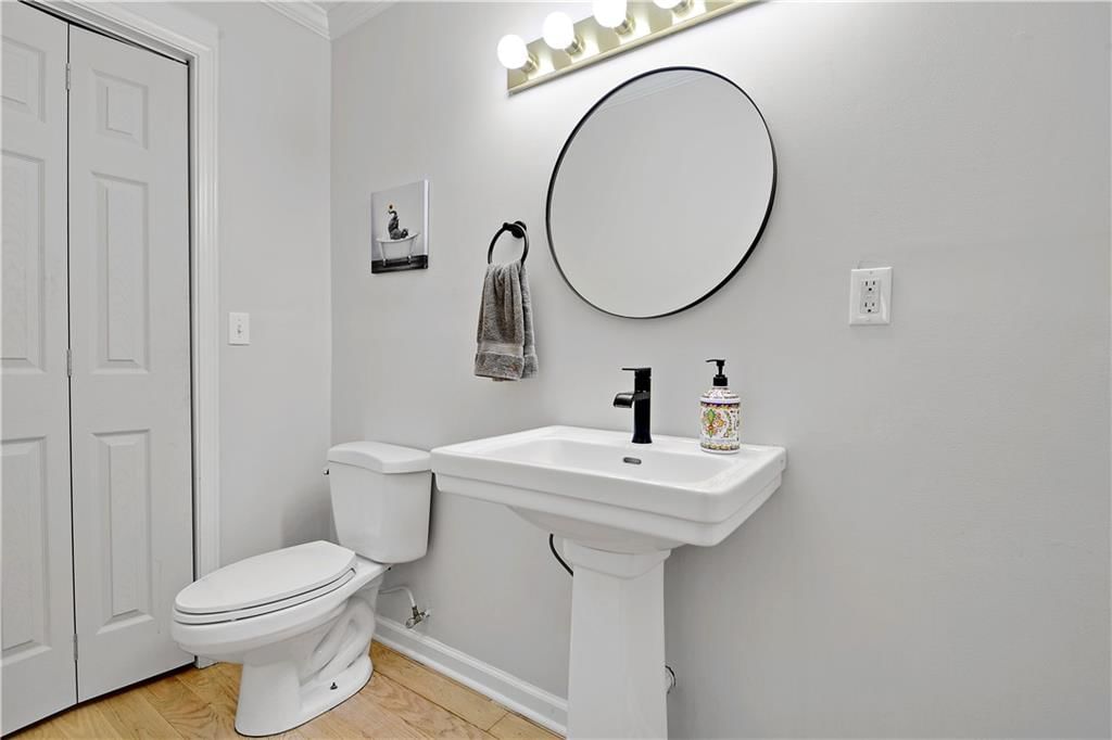 10136 Earnshaw Street — photo 16