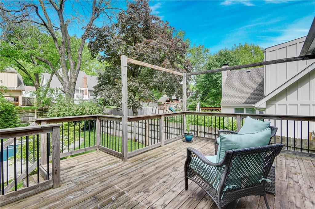 10136 Earnshaw Street — photo 22