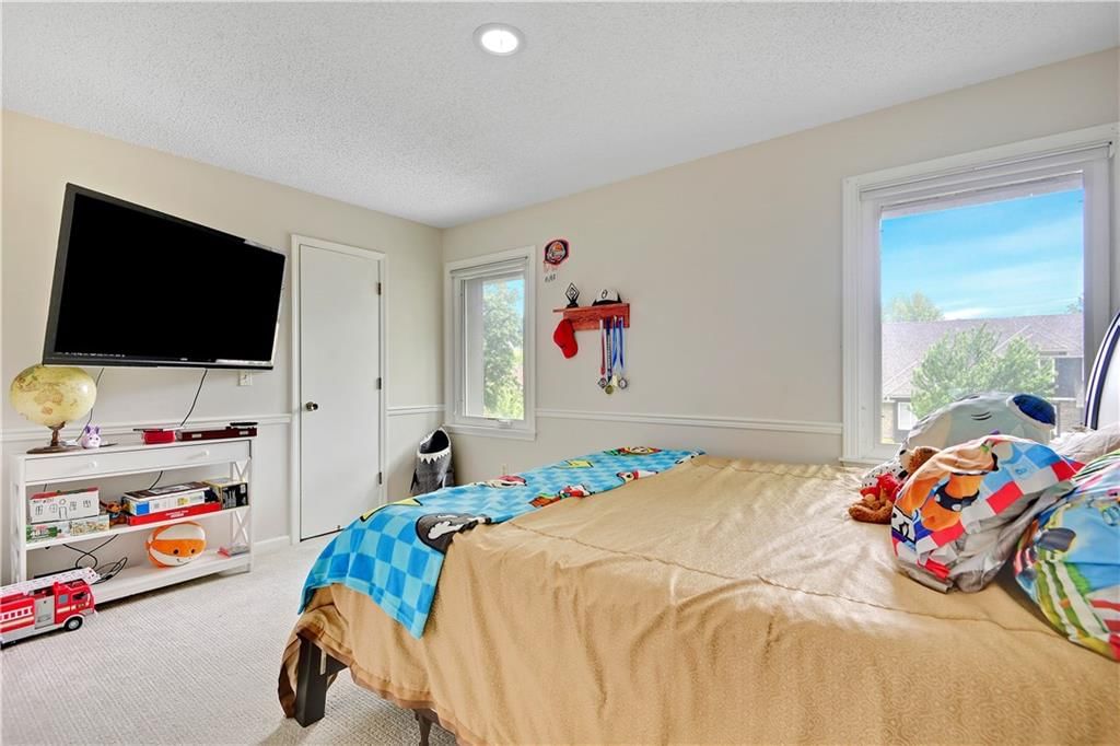 10136 Earnshaw Street — photo 23