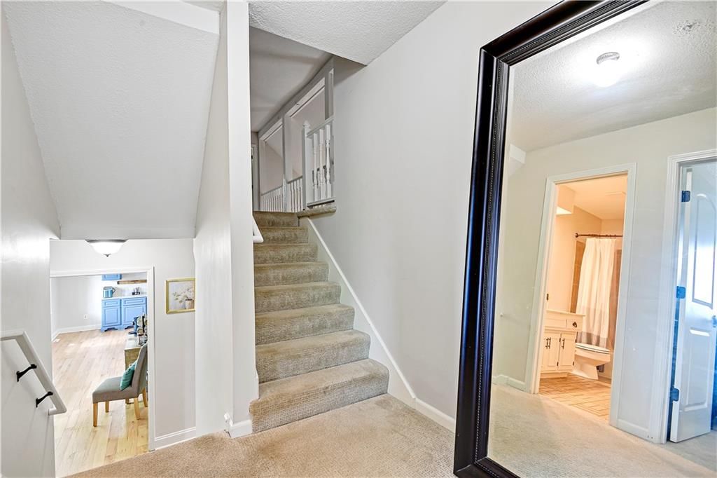 10136 Earnshaw Street — photo 25