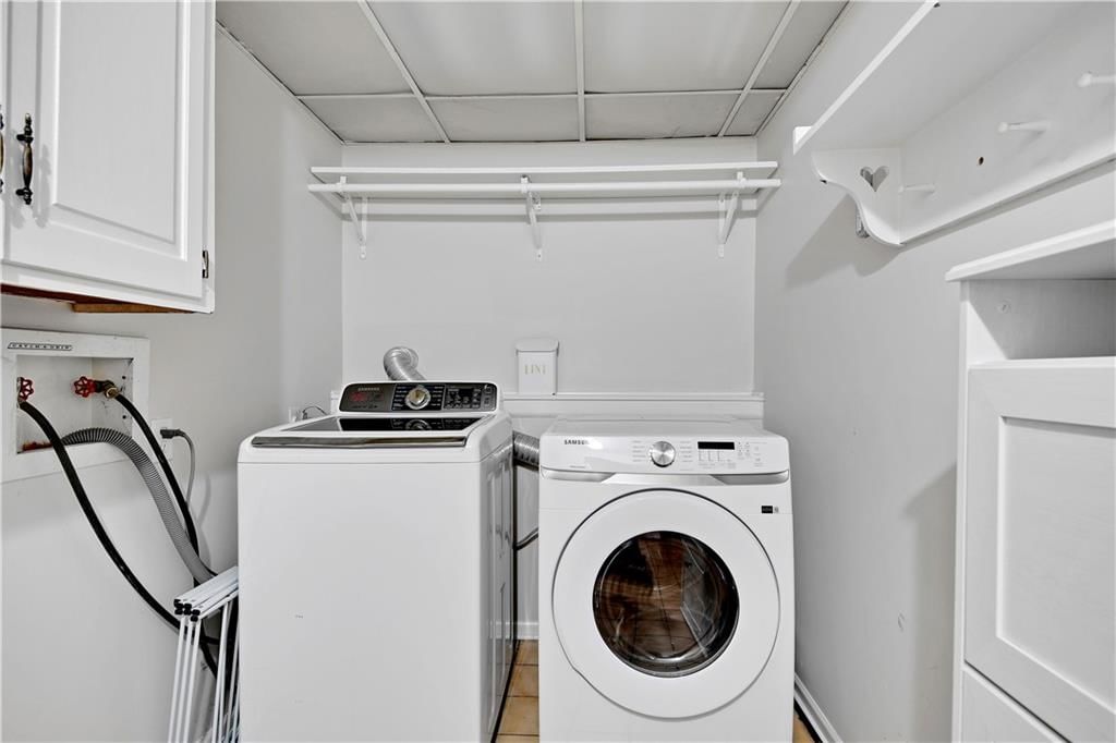10136 Earnshaw Street — photo 31