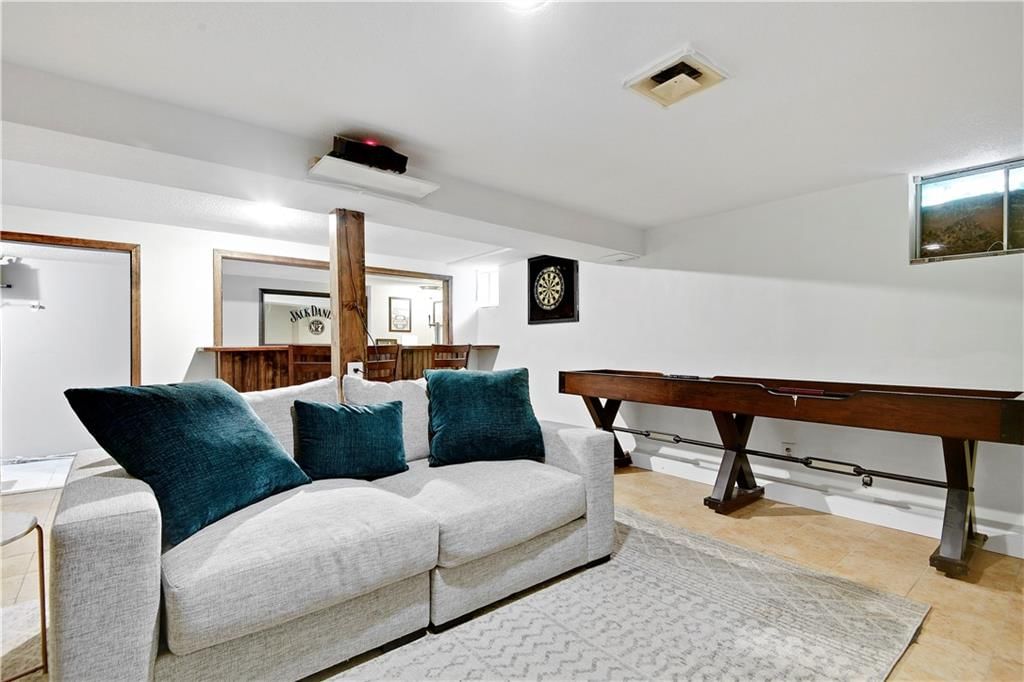 10136 Earnshaw Street — photo 33
