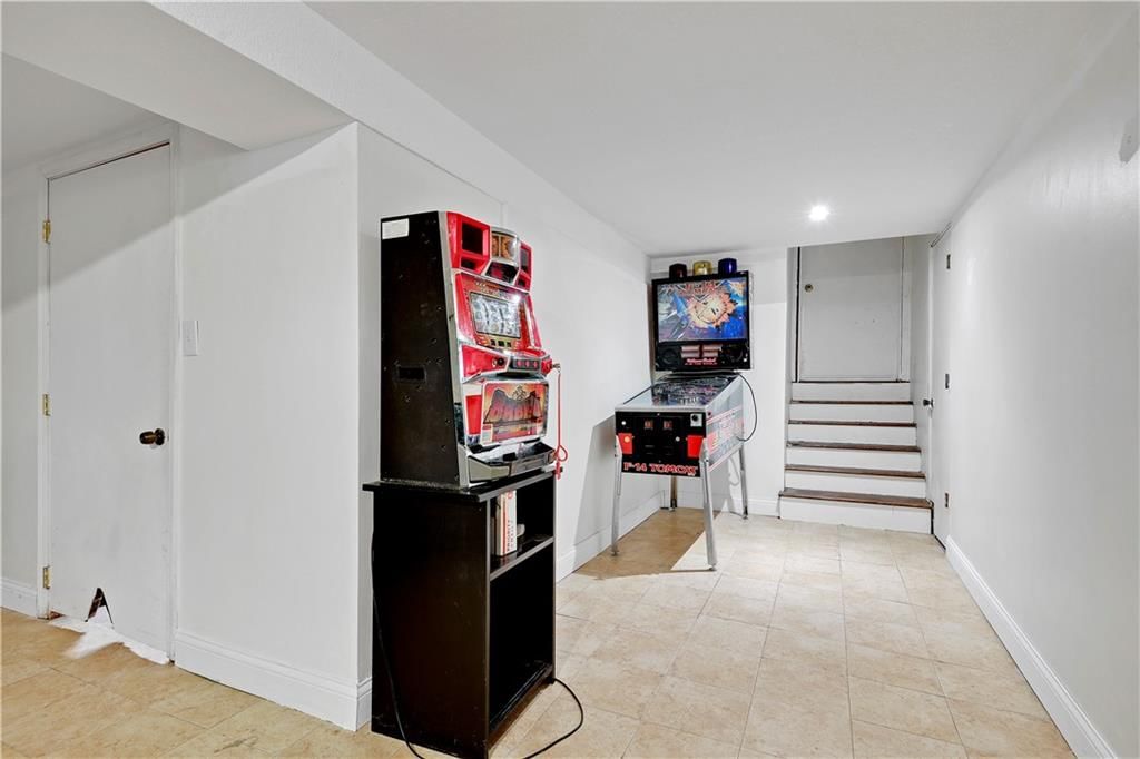 10136 Earnshaw Street — photo 35