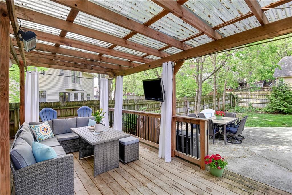10136 Earnshaw Street — photo 36