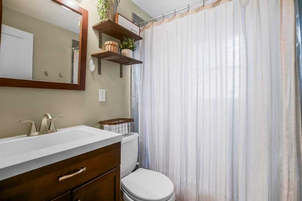 11403 W 67TH Terrace — photo 17