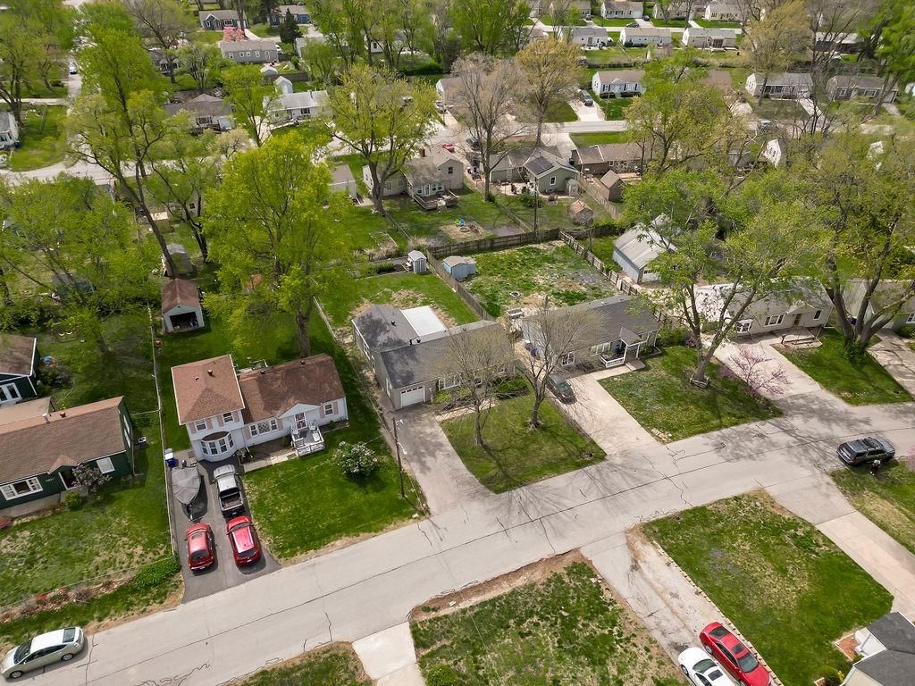 11403 W 67TH Terrace — photo 34
