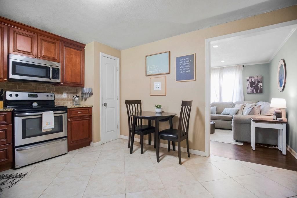 11403 W 67TH Terrace — photo 10