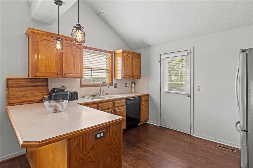 3909 NE 83rd Street — photo 10