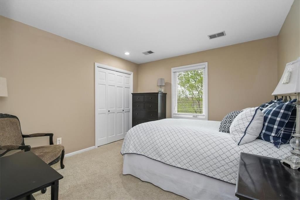 212 NE Landings Circle — photo 27