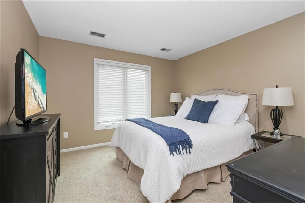 212 NE Landings Circle — photo 29